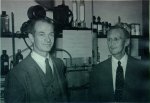 Linus Pauling y Arthur Hill, la Universidad de Yale, 1947.