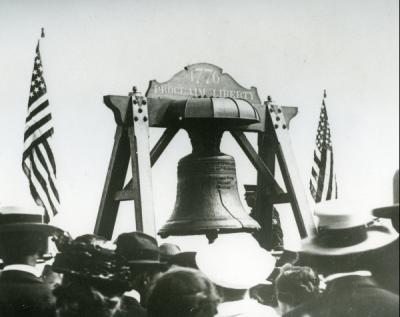 <p>Image of the Liberty Bell taken during the summer school session at OAC, 1915. The Liberty Bell was being shipped from Philadelphia to San Francisco for exhibition in the Panama-Pacific Exposition and was placed on display</p><p>				in Junction City, Oregon on the way to California.</p>