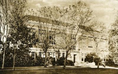 Kidder Hall, ca 1920s. Kidder Hall was, at one time, the Oregon State College Library.