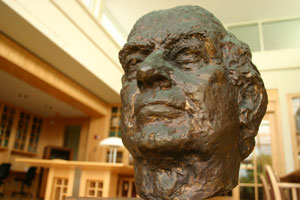 Bust of Linus Pauling by Erna Weill.