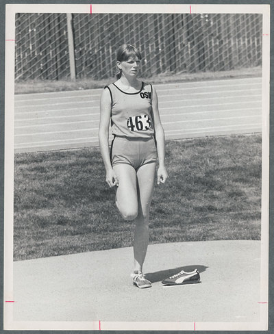 Joni-Huntley-preparing-to-high-jump_P057.0092.jpg